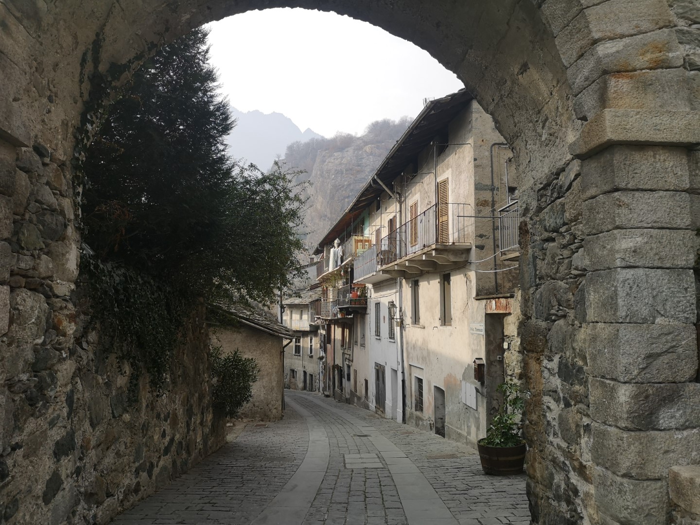 Dorf Donnas