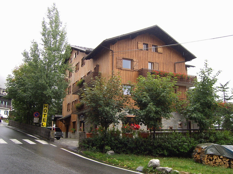 Hotel Astoria - The Exterior in summer