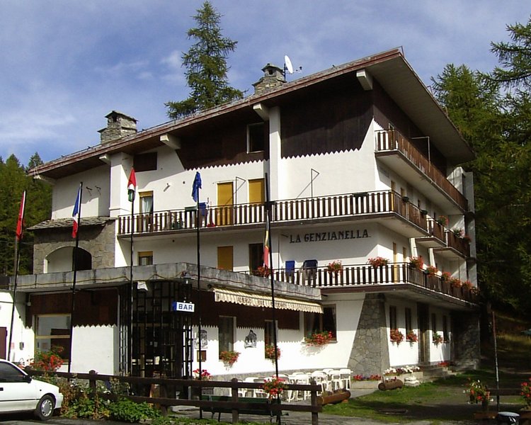 Exterior summer