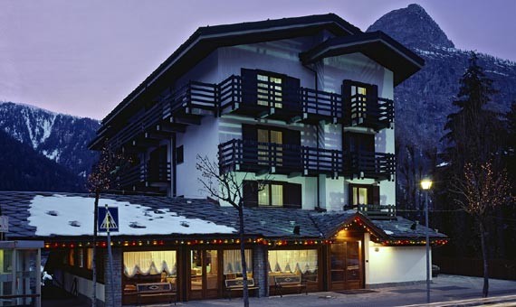 Hotel Les Jumeaux - Esterna inverno