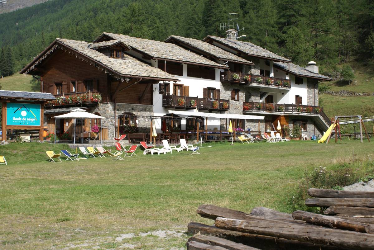 Exterior summer