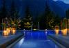 piscina by night