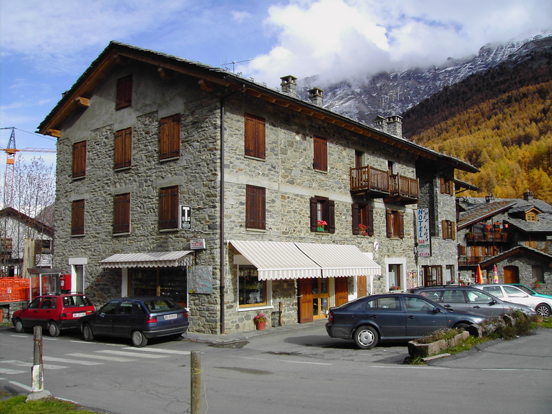 Exterior summer