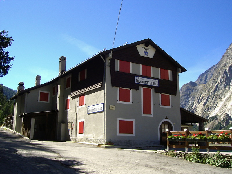Exterior summer