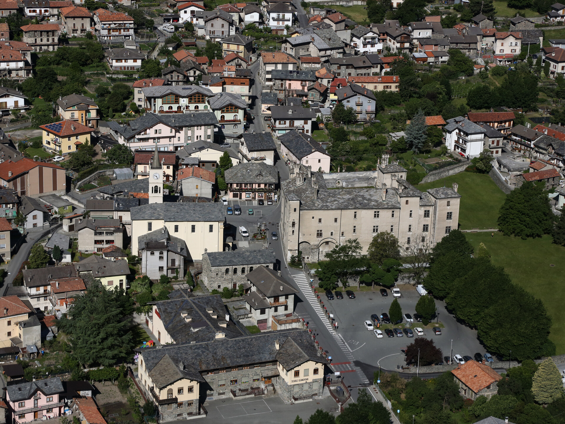 Veduta aerea di Issogne