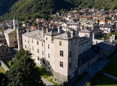 Scorcio del castello di Issogne