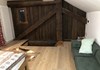 Oggetti di legno esposti al mercatino