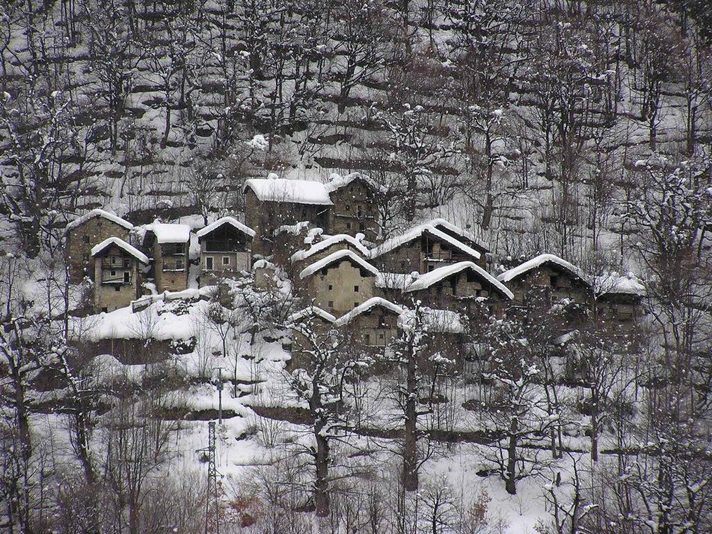 The hamlet Ruine under the snow