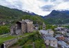 Il castello di La Mothe e la chiesa