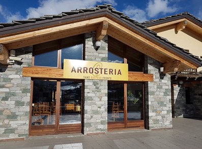 Esterno con insegna