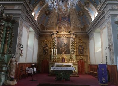 Interno della chiesa di Introd - altare maggiore