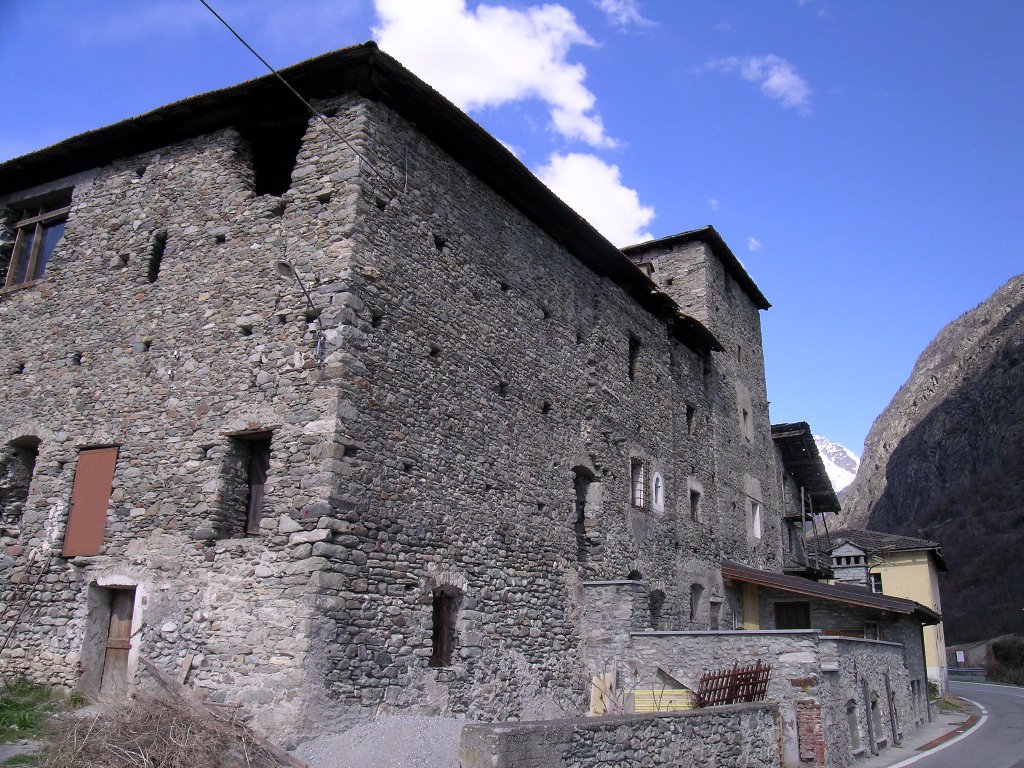 Maison forte de Rhins à Roisan