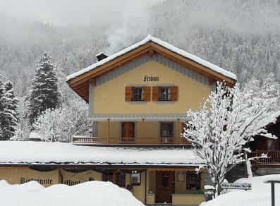 Il ristorante Mont Néry sotto la neve