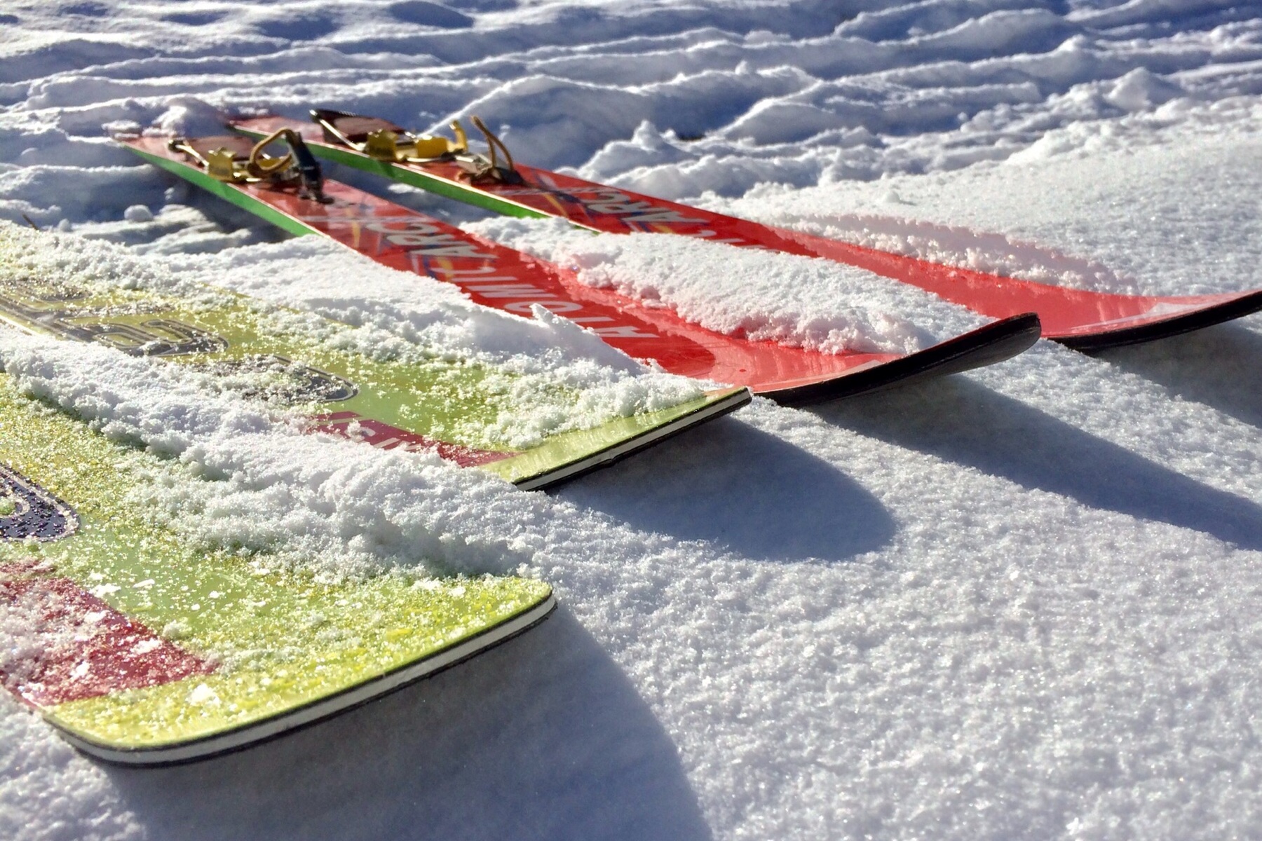 Ski auf dem Schnee