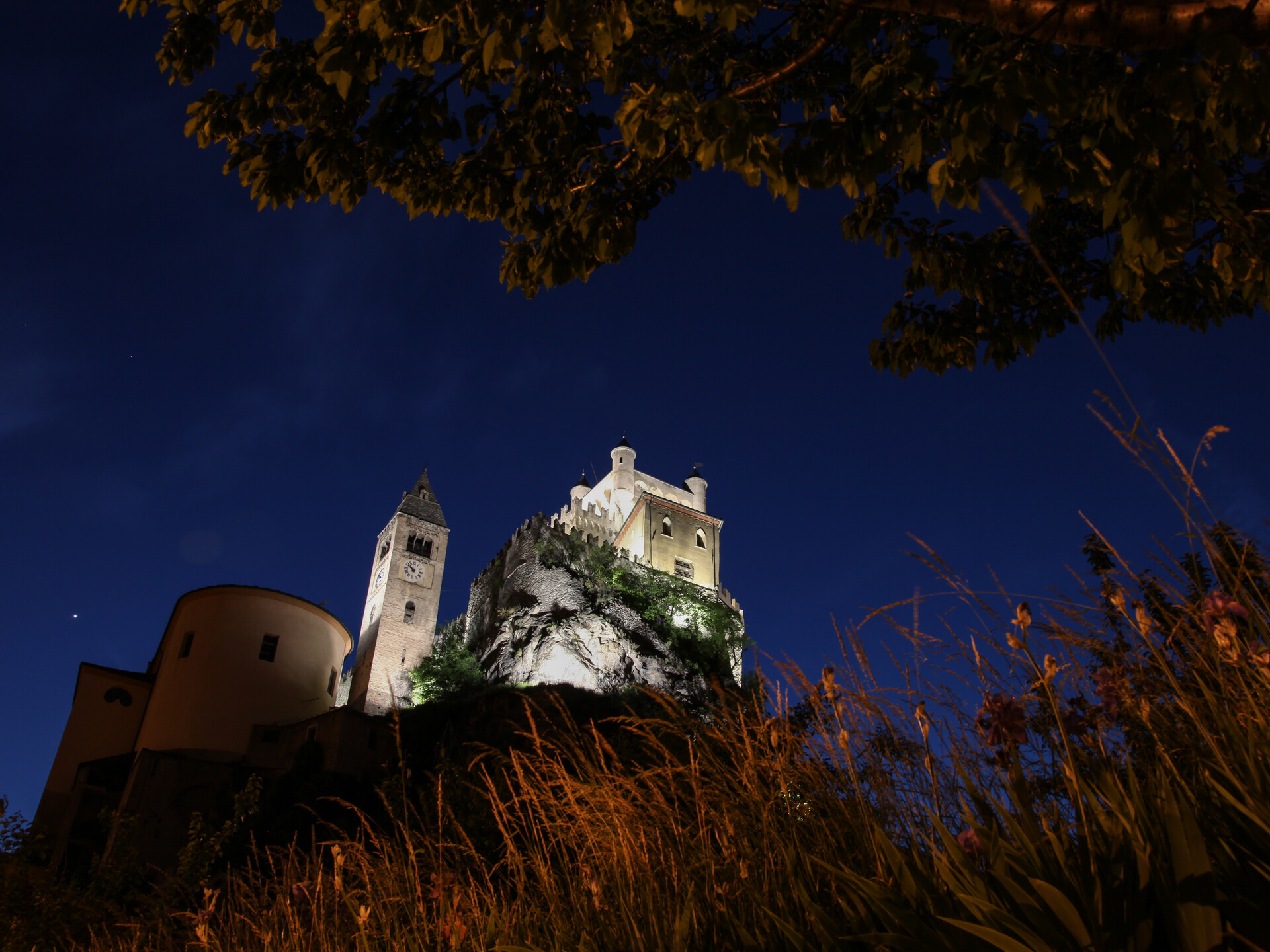 castello di Saint Pierre in notturna 