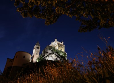 castello di Saint Pierre in notturna 