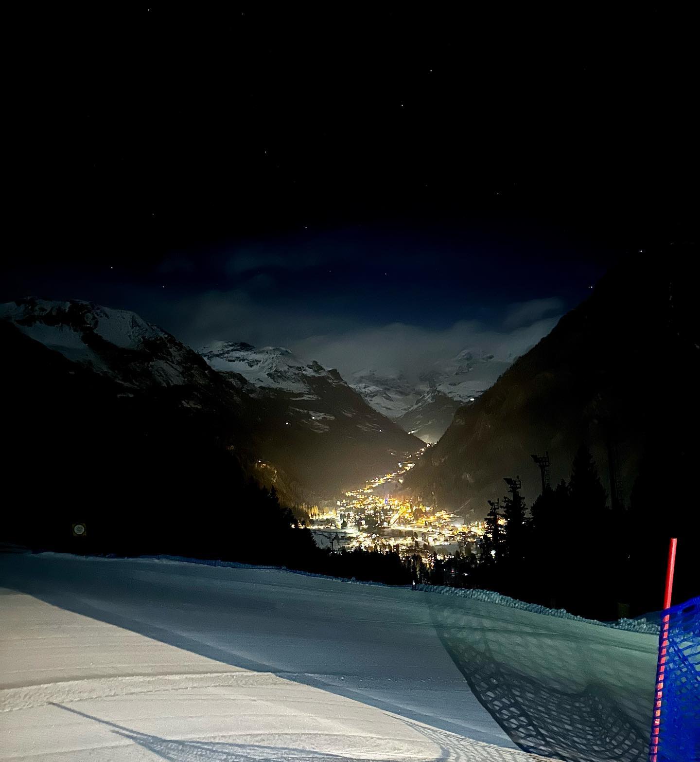 Vista di Gressoney in notturna