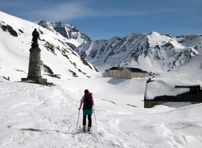 Ski de randonnée au Col du Grand-Saint-Bernard