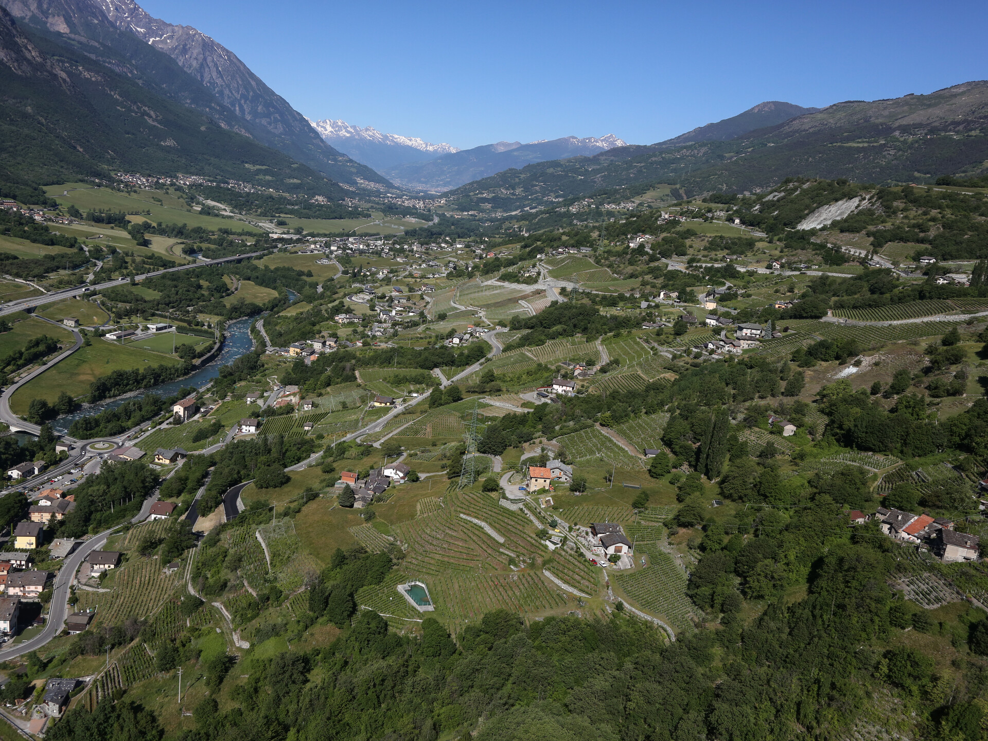 Veduta aerea dei vigneti di Chambave