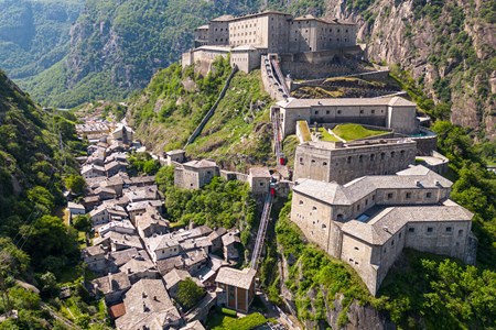 Borgo di Bard e Forte