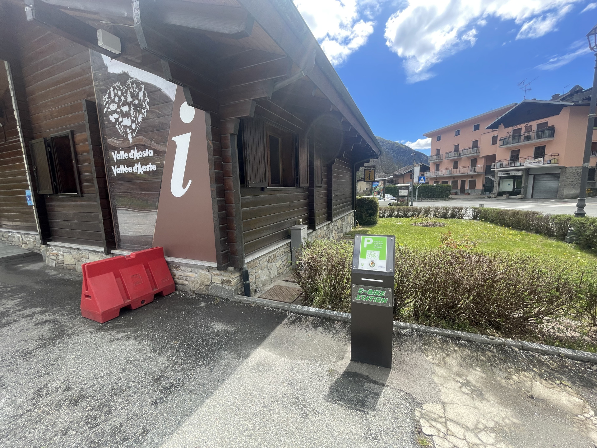 Charging station for electric bikes

