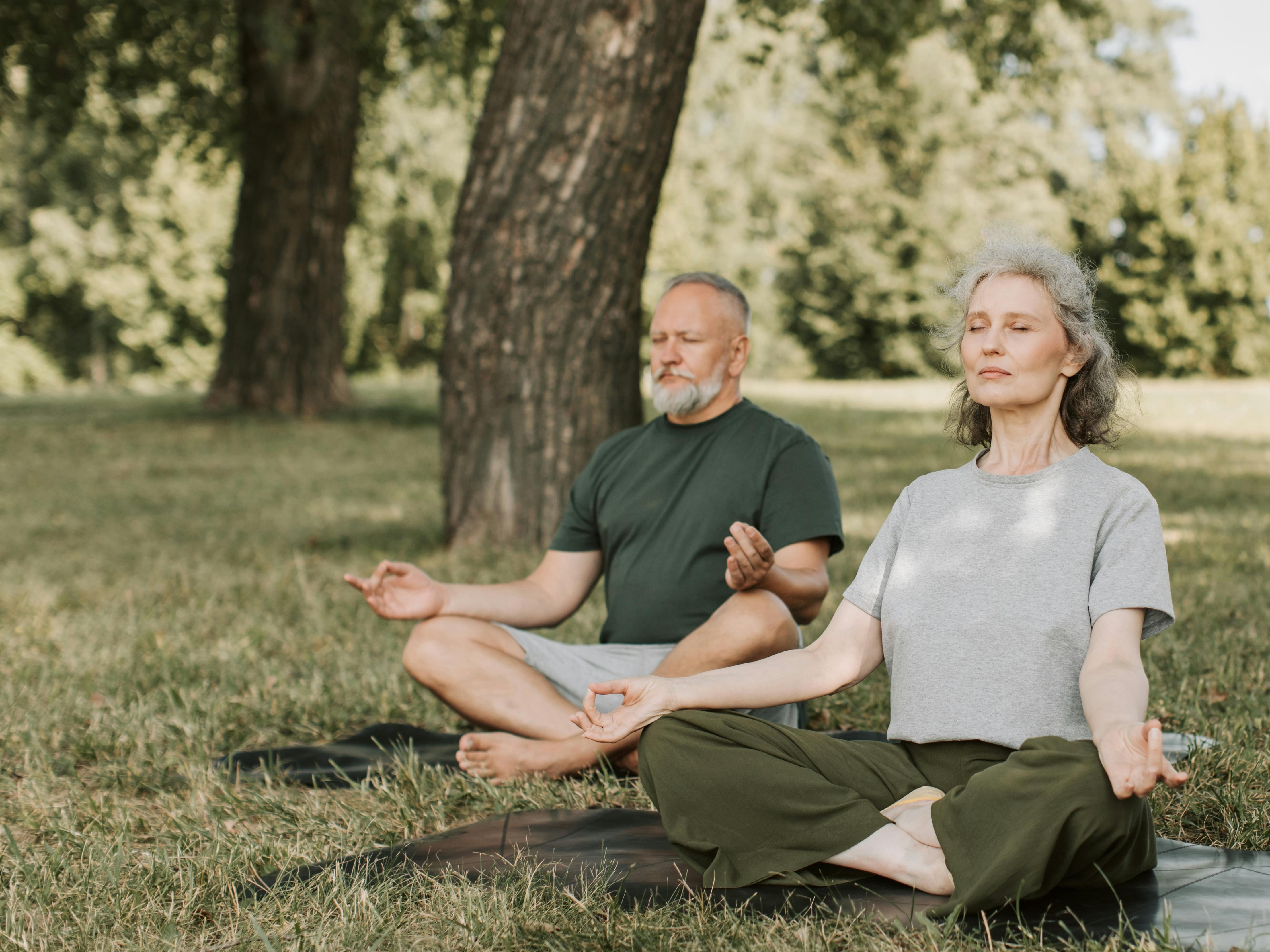 Pratica Yoga nel bosco