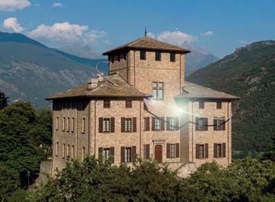 Affreschi sulla facciata di una casa del villaggio di Melignon