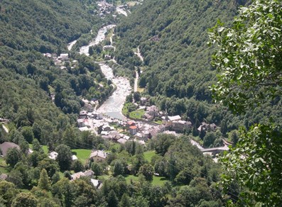 Fontainemore visto dal villaggio Farettaz
