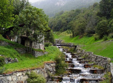 Torrente e baita