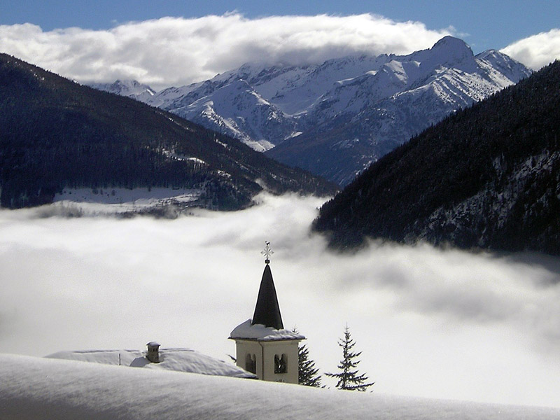 Nuages dans la vallée