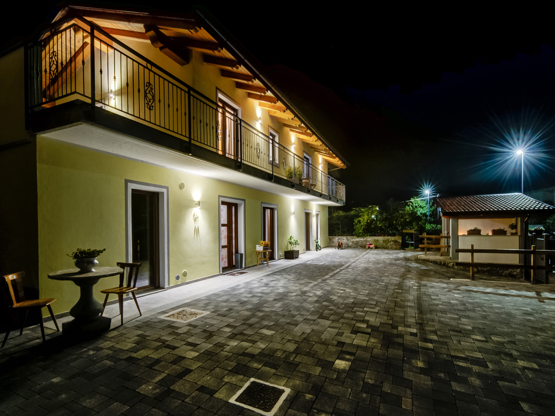 B&B Il Girasole - Außenansicht bei Nacht