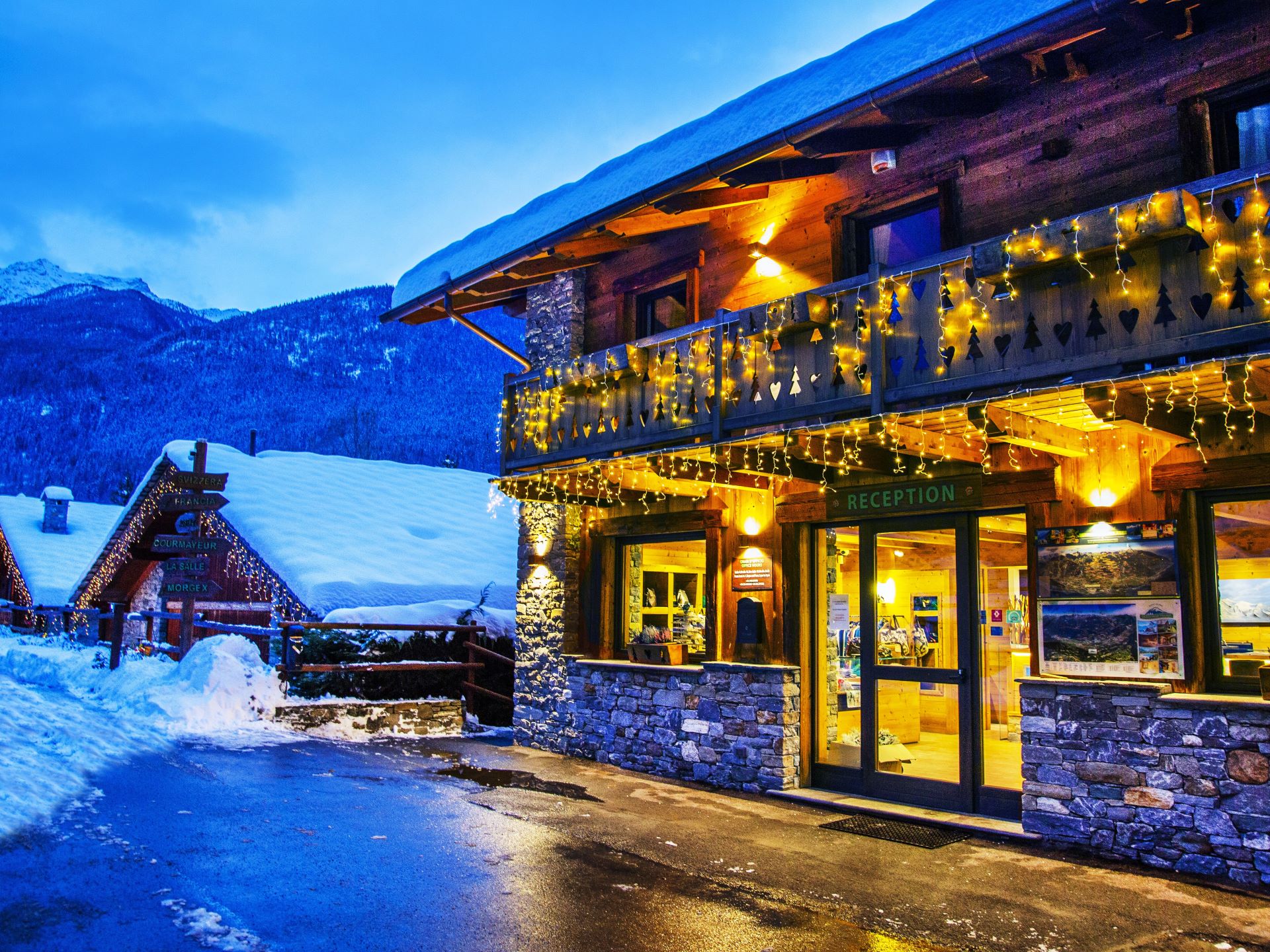 Bijoux Des Alpes -  Esterno in notturna
