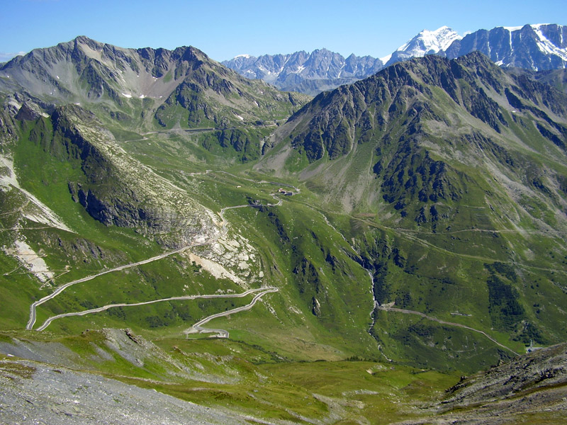 Route vers le col du Grand-Saint-Bernard - Vue panoramique
