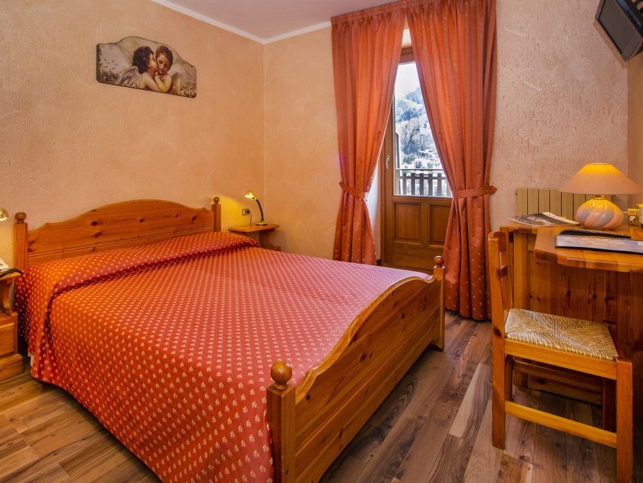 Hotel Des Glaciers - Bedroom