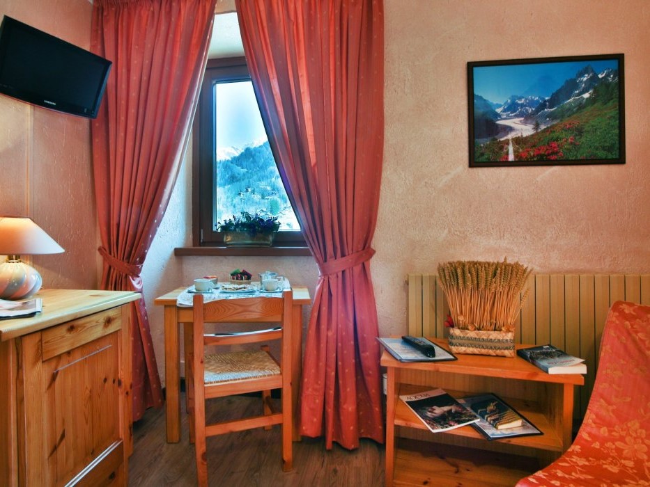 Hotel Des Glaciers - Bedroom
