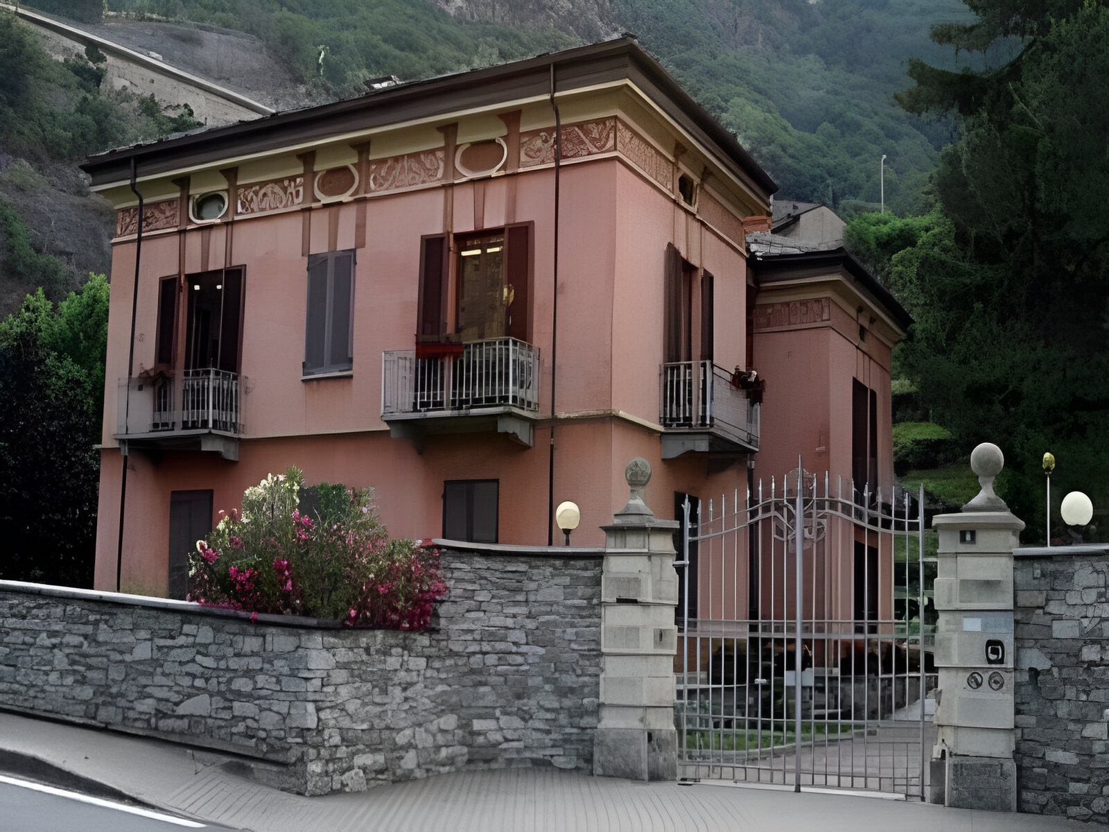 Biblioteca comunale Mons. G. Capra
