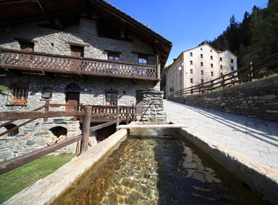 Lavatoio nel borgo di Saint-Rhémy