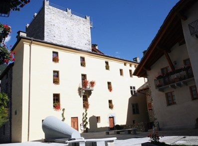 Tour Pailleron und römer Mauergürtel