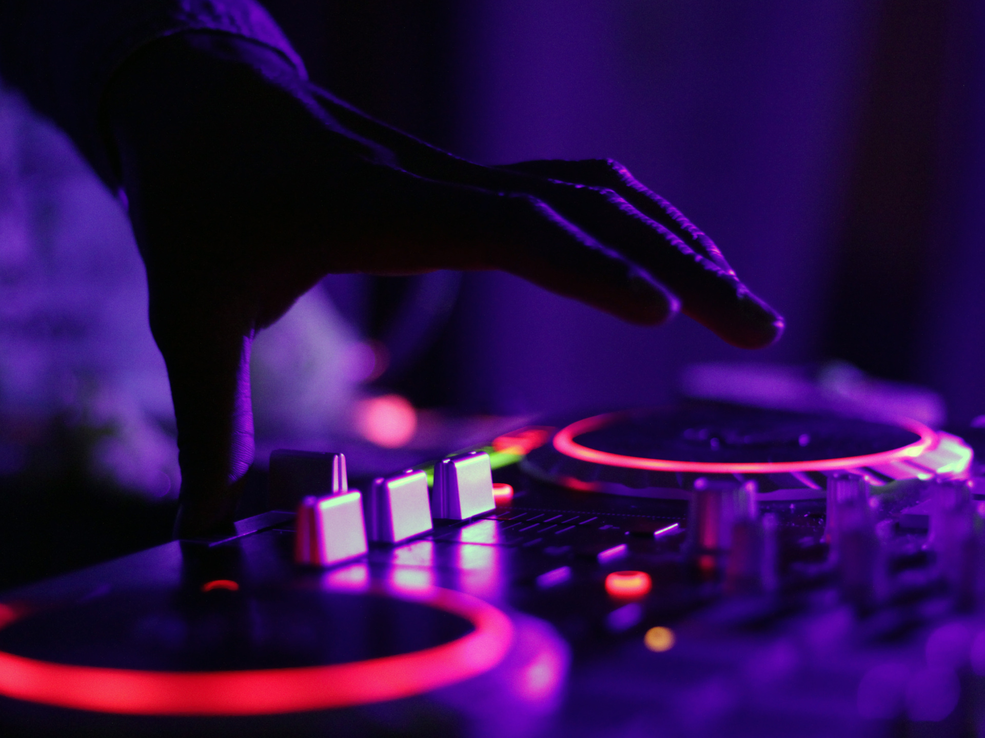 Dj