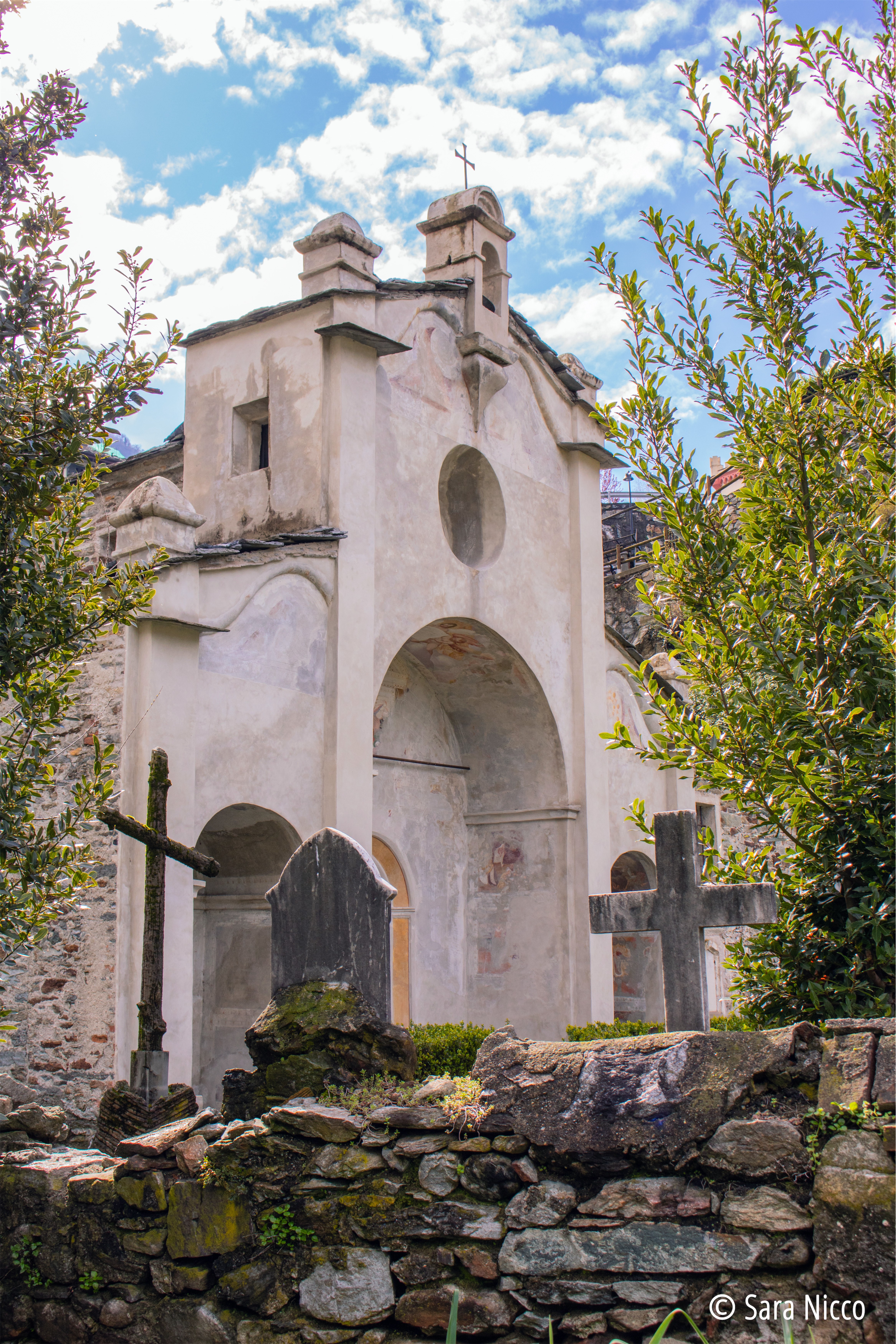 Esterno chiesa di Fontaney