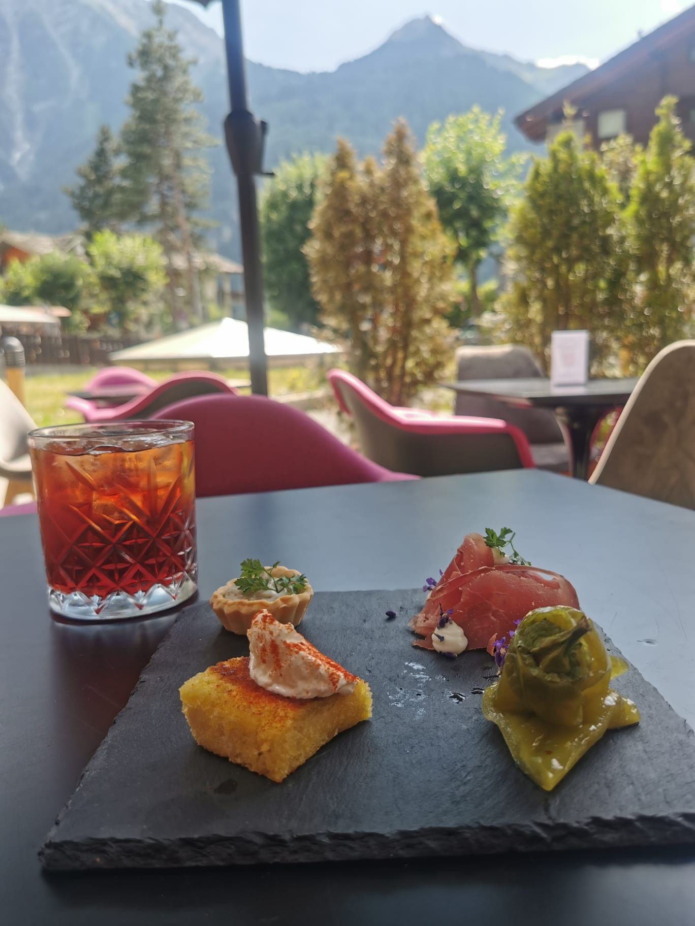 Altitude - Champagne & Gourmet