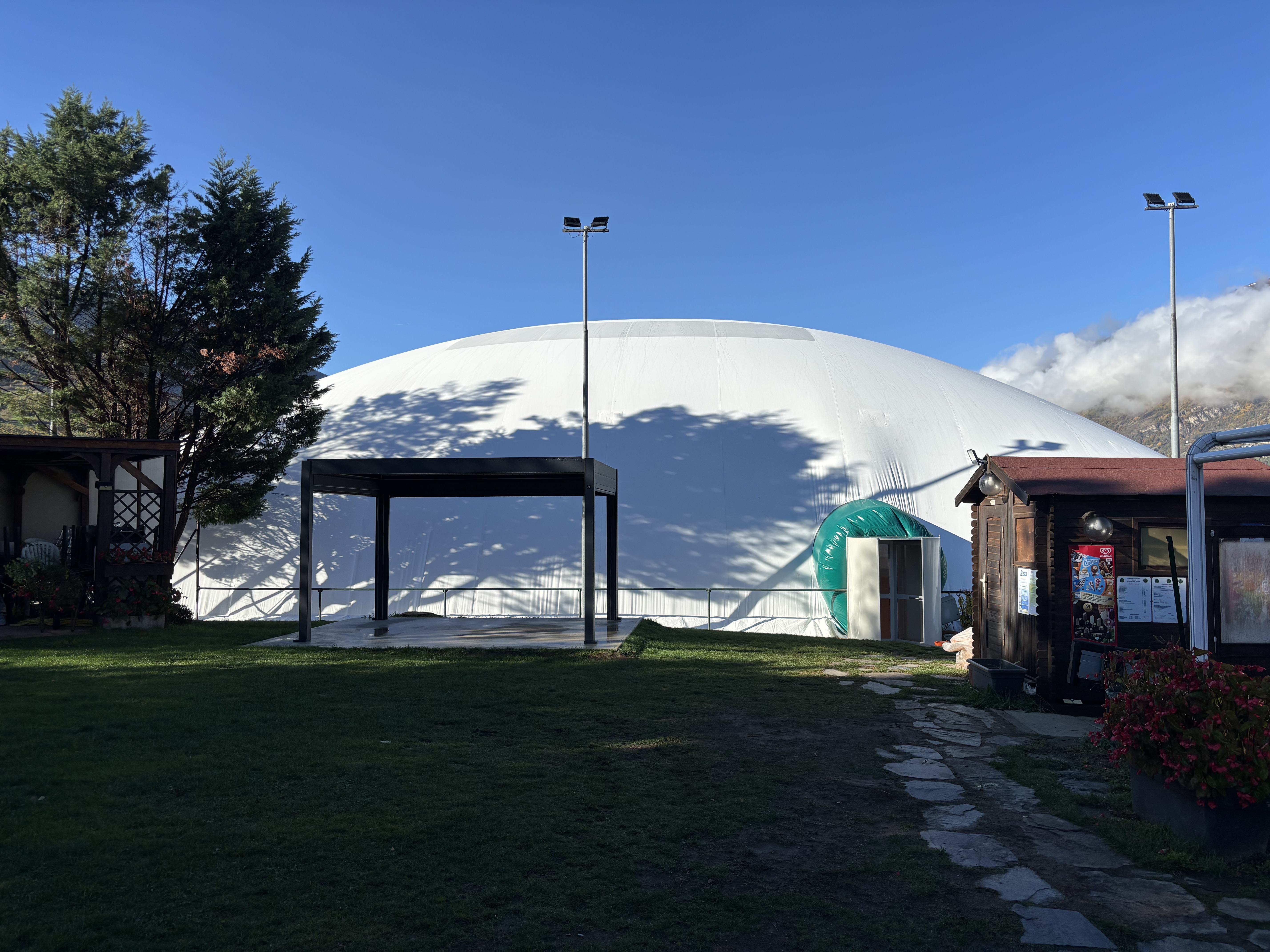 Esterno secondo campo coperto