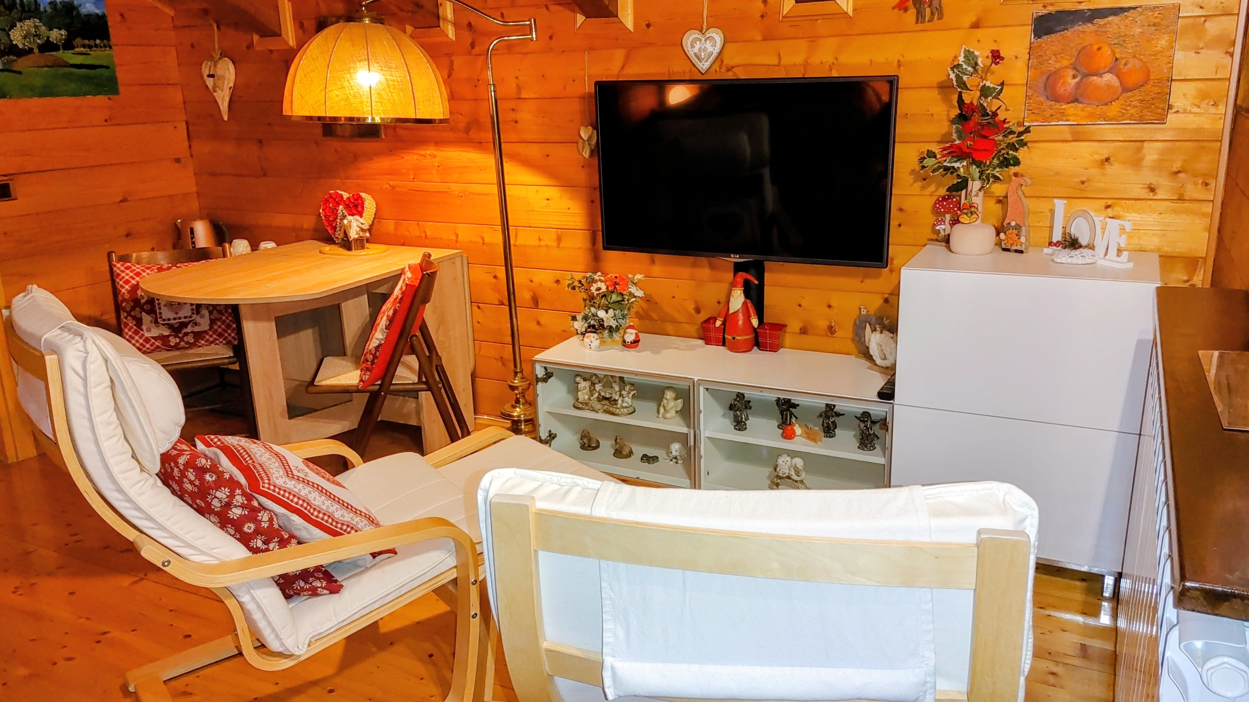 
Lou Chalet - coin télévision