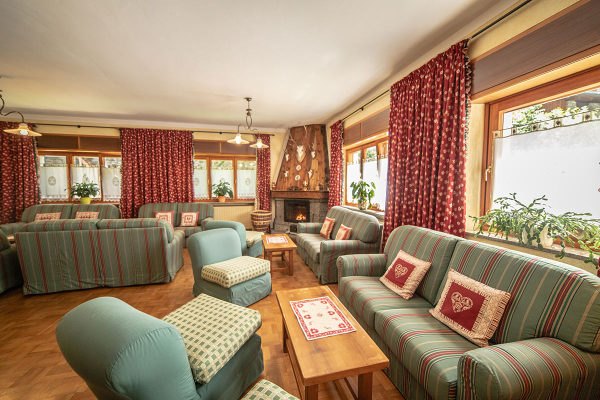 Hotel Beau Sejour - living room