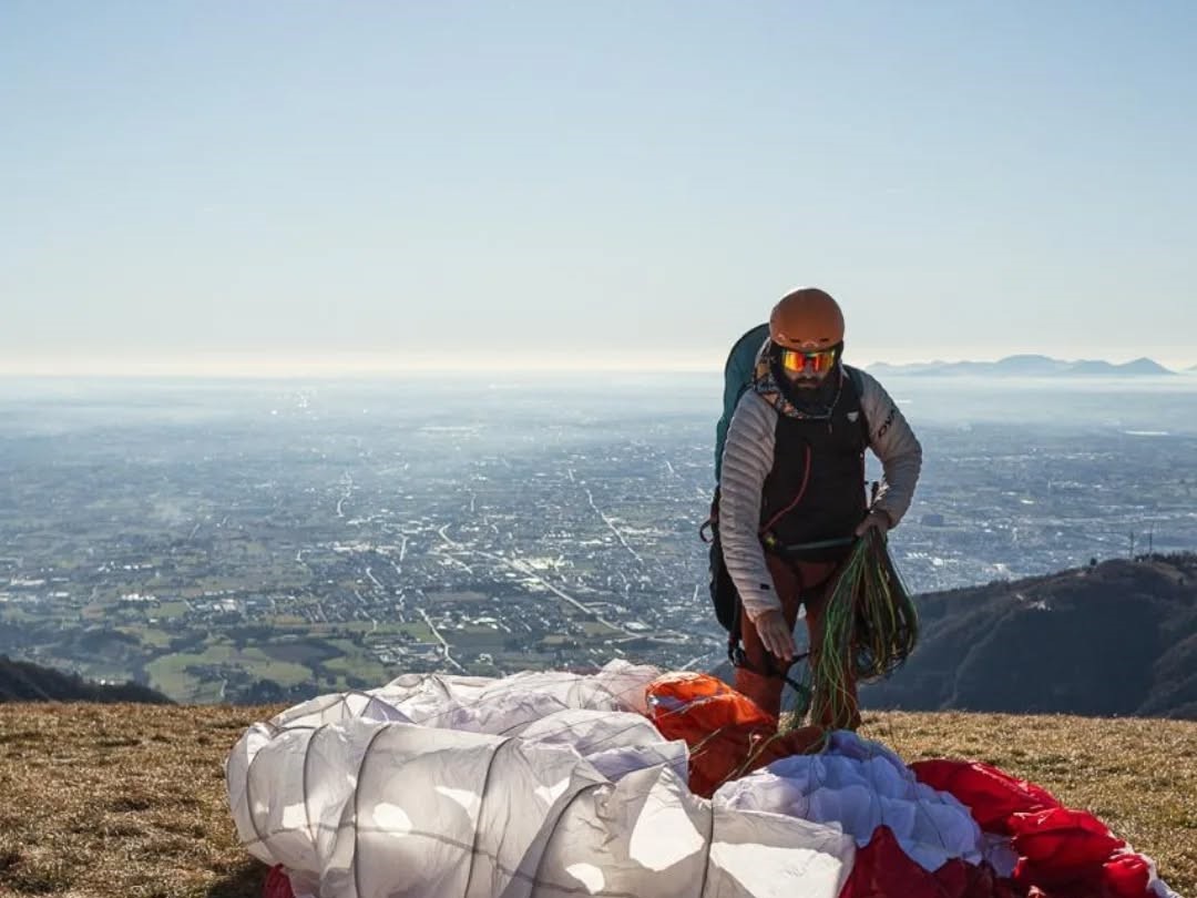 Parapendio a terra di Gerbaz Marco