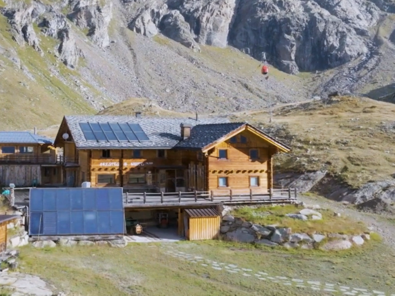 Rifugio Orestes Hütte - Esterno in estate