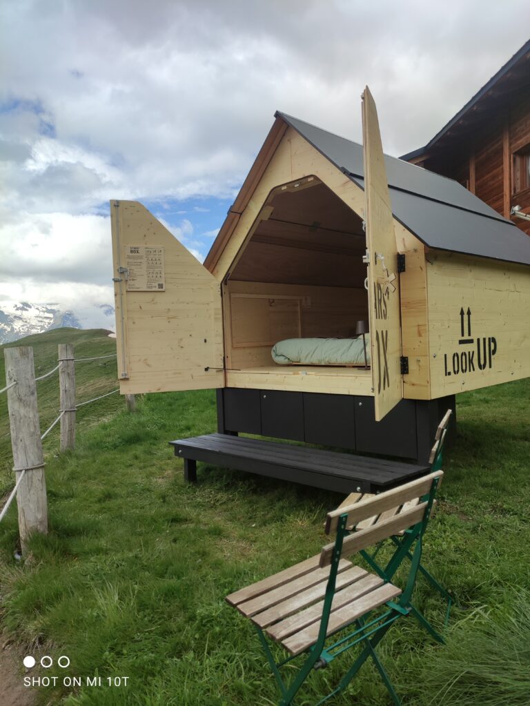Grauson Mountain Hut- Starbox