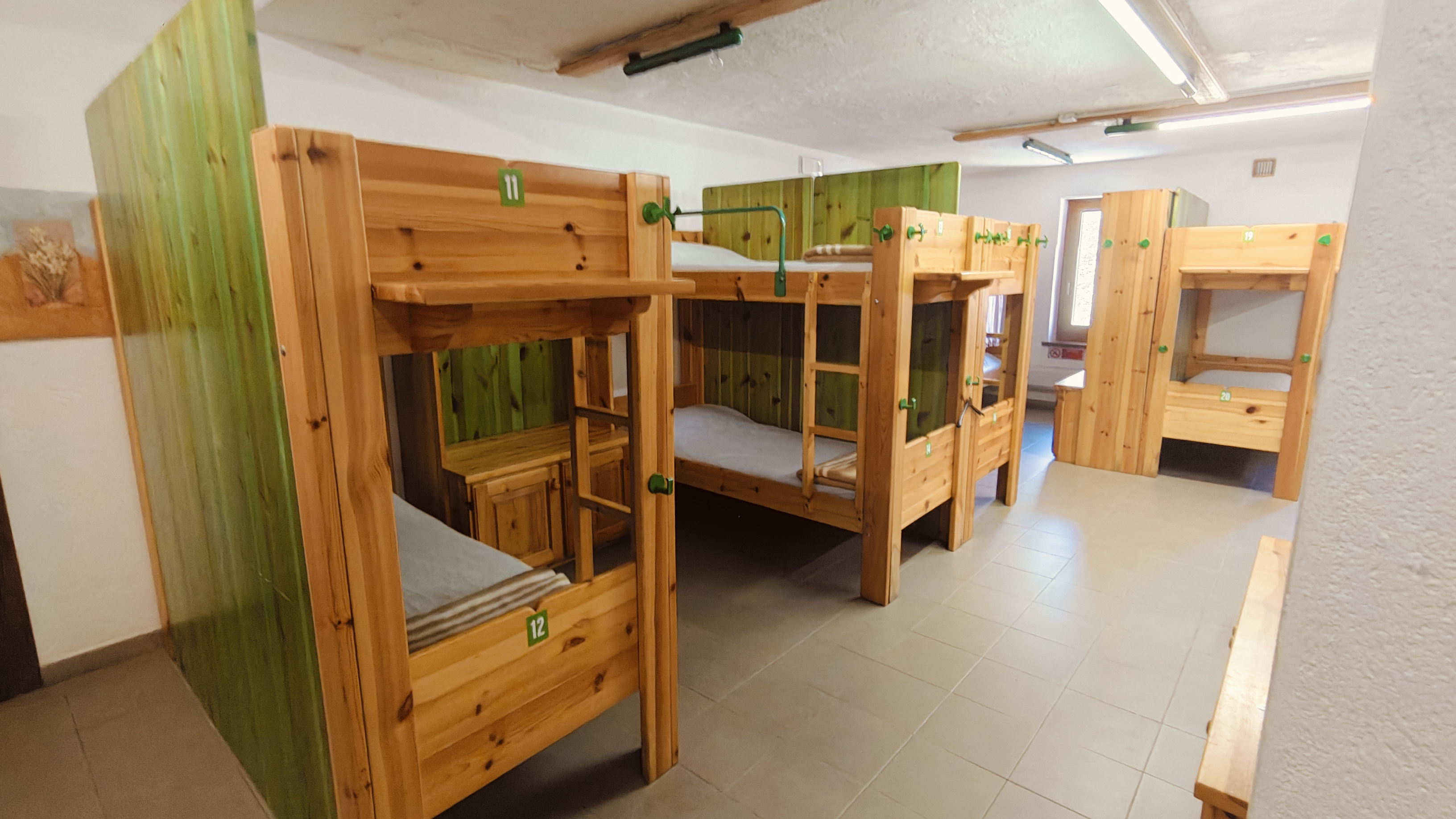 Berghütte Elena – Schlafsaal mit Etagenbetten