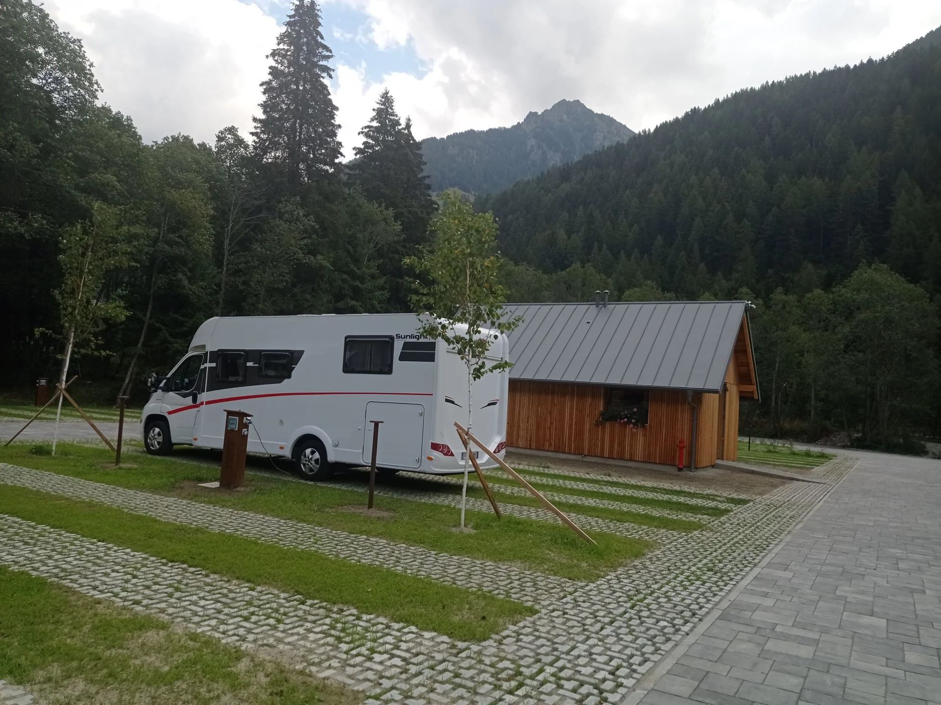 Aire de service pour camping-cars à Champoluc - En été
