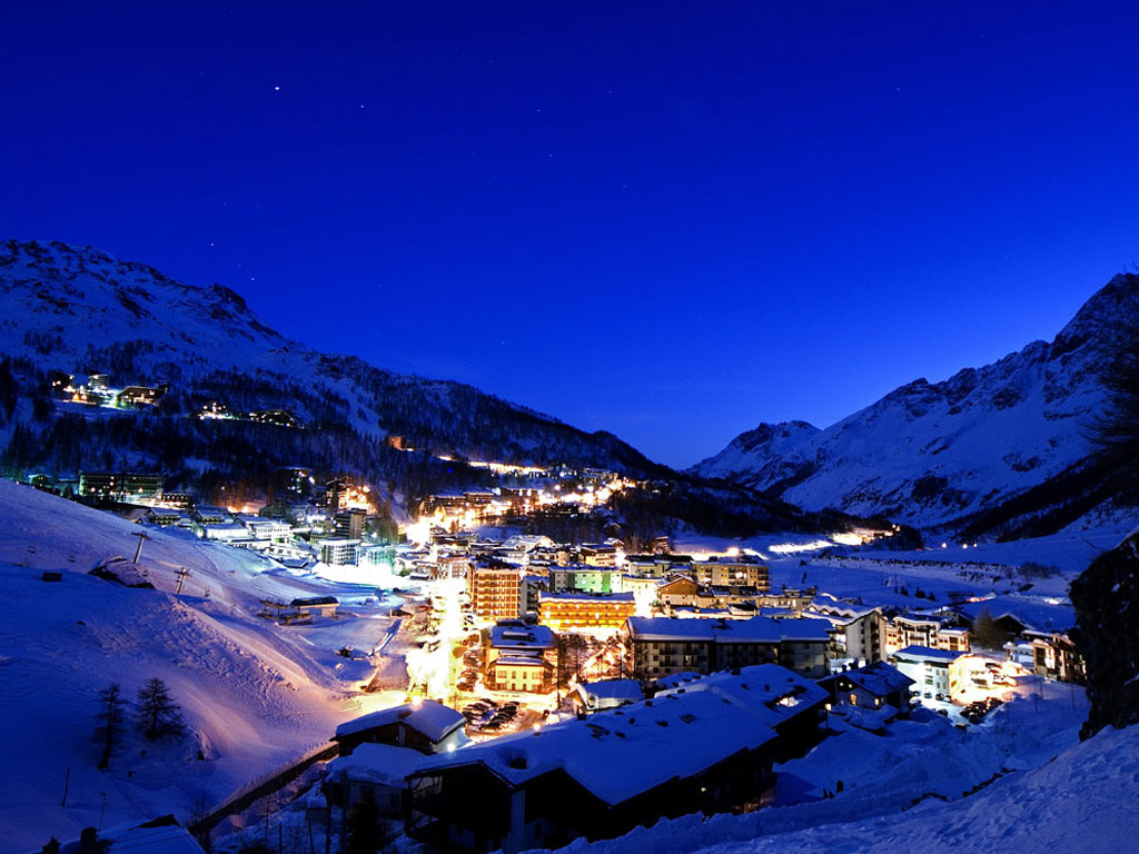 Breuil-Cervinia in notturna